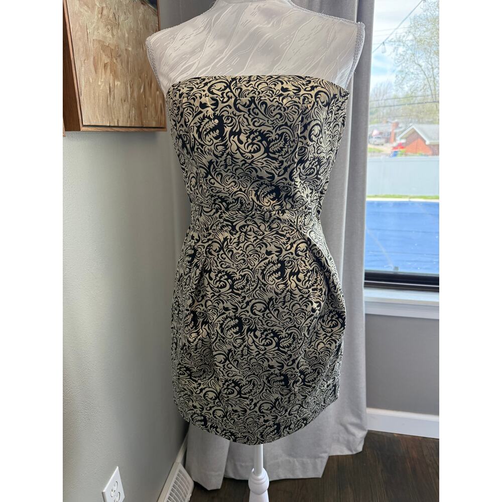 B. Smart paisley strapless mini dress size 1